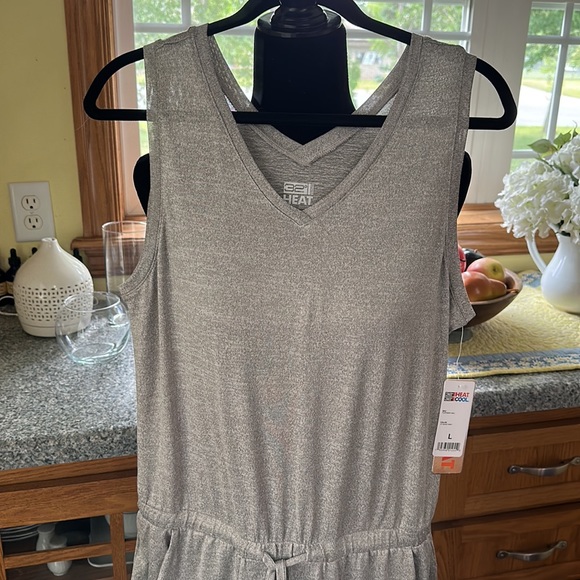 Poly weave Jumpsuit - Picture 5 of 7